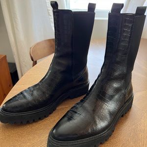 Freda Salvador Eli mid calf  EUC size 10